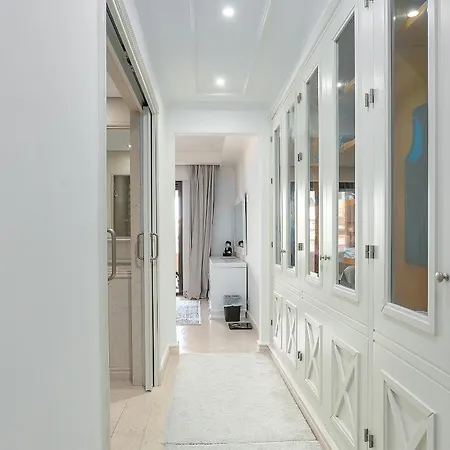 Sea-view Luxurious On The Of Etepona Daire