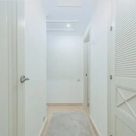 Sea-view Luxurious On The Of Etepona 아파트 에스테포나